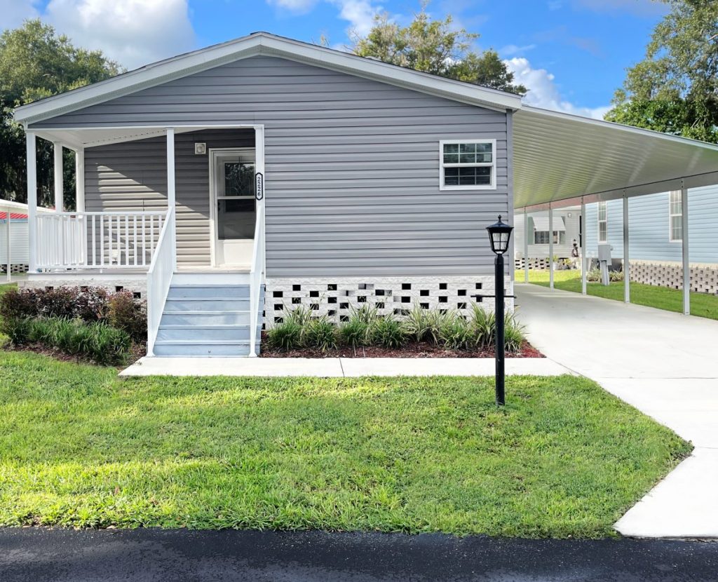 New 2 bed/2 bath manufactured home at Sunshine Village. Located in Central Florida in Webster, near The Villages in Central Florida. $179,999 Move-in-ready with furnishings and interior decor.